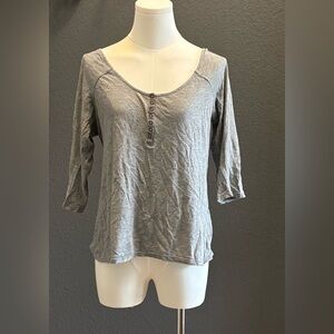 PURE & GOOD 3/4 sleeve Henley/gray tee w/snaps